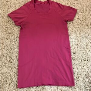 LULULEMON Size 6 Sonic Pink Swifly Tech